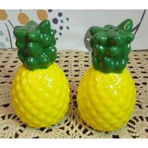 NWT Ceramic Pineapple Salt & Pepper Shaker Set The Spring Shop